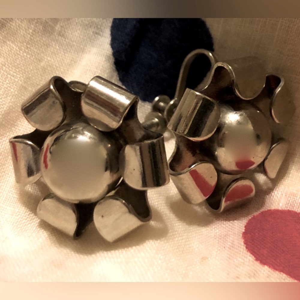 Silver retro vintage clip on earrings
